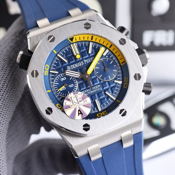 1800
V2版，活头粒，内影可双向调动，非市场普通版本，Ap爱彼皇家橡树系列水果 
型号：26