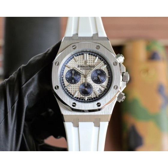 白壳530
玫壳550
爱彼 AP 皇家橡树系列 镀膜玻璃 尺寸42mm*14mm 防水胶带配A