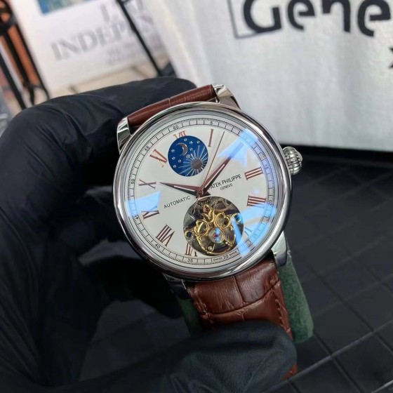 白壳460，玫瑰金480。钢带20
品牌: 百达翡丽(飞轮新品，商务休闲）奢华大气类型：精品男士腕