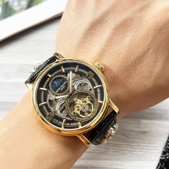 统一550
复杂时计 奢华大气
经典新品 震撼上市
【最新】：百达翡丽 镂空设计
【类型】：