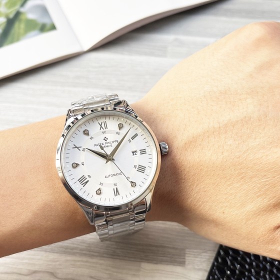 白570 金590 钢带20
品牌：百达翡丽（三针新品，商务休闲）奢华大气类型：精致男士腕表（新品