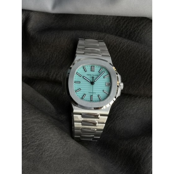 3K百达翡丽运动优雅系列5711/1A-018腕表，精钢表壳表链，背透，蓝宝石水晶玻璃。蒂芙尼蓝色表