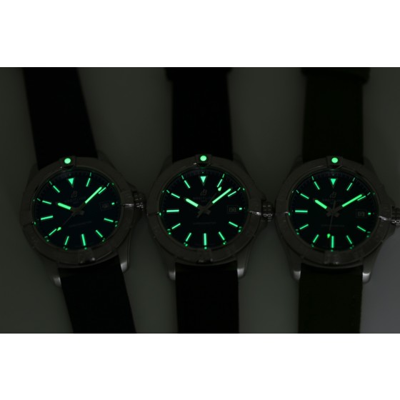 新推荐 : 1600，百年灵复仇者系列型号A17328101新款强势来袭
表径42mm   300