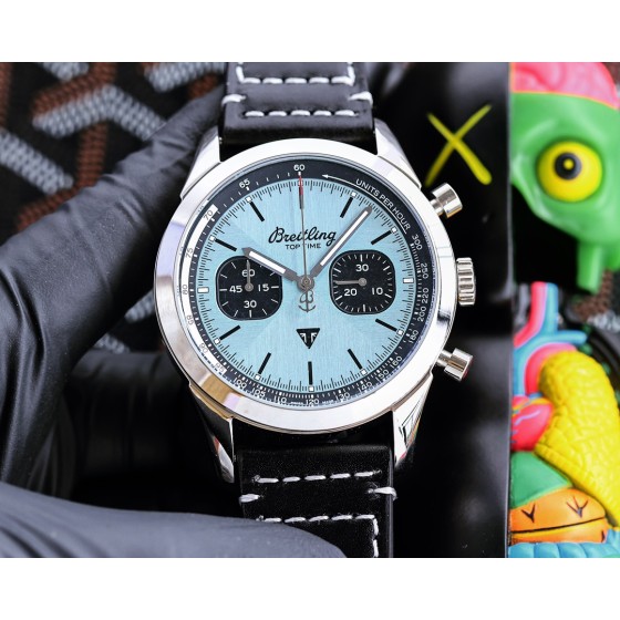 同价530
百年灵 Breitling 复仇者系列 日本多功能石英 43*13mm  拱桥强化玻璃