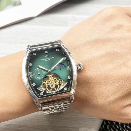 统一520
酒桶新品 震撼上市
【最新】：江诗丹顿 大飞轮设计
【类型】：精品男士腕表
【表