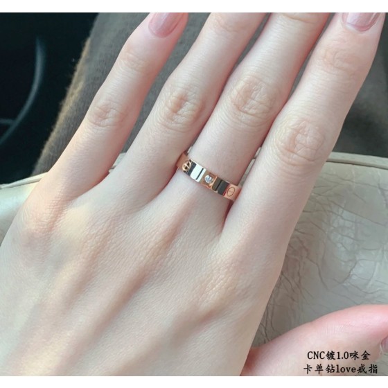 P180 V金材质 5140190 码数678 。卡地亚CNC窄版单钻love钉戒指最受欢迎的一款戒