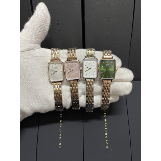 新款小精钢限量星辰系列
祖母録冰川白珠光粉方形小绿表