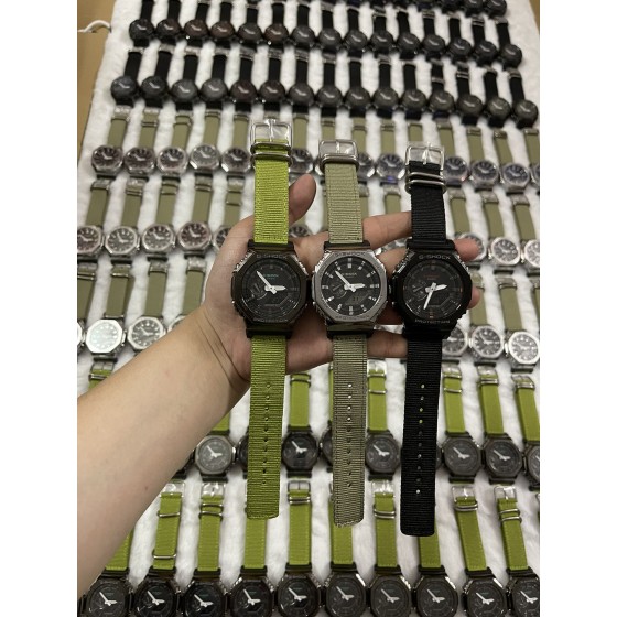 新款首次推出编织表带系列
型号：GM-2100编织带
手表配色采用基础配色易于穿搭
金属表头搭