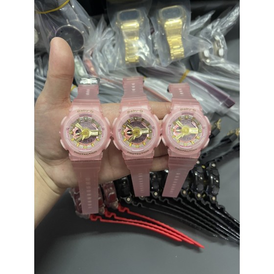 新款BABY-G海玻璃透明粉限量款
型号：BA~110
功能：秒表（精确到1/1000秒）世界时