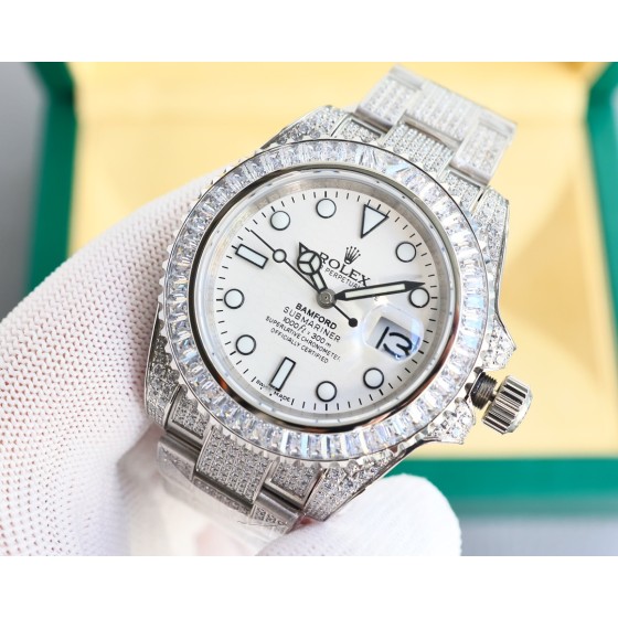 同价：1300。土豪版满钻水鬼 震撼来袭！ 
劳力士ROLEX水鬼系列，堪为宝石镶嵌腕表系列之瑰宝