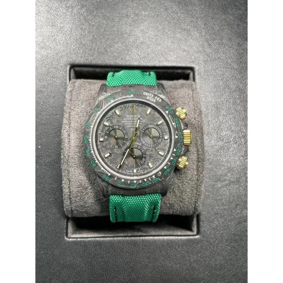 2023年新品，超级碳纤维Diw定制版 4130宇宙计时迪通拿系列  腕表直径为40MM，和普通的迪