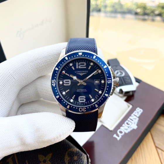 300
浪琴-LONGINES 康卡斯系列 男士腕表  全自动机械机芯  316精钢表壳  精钢表