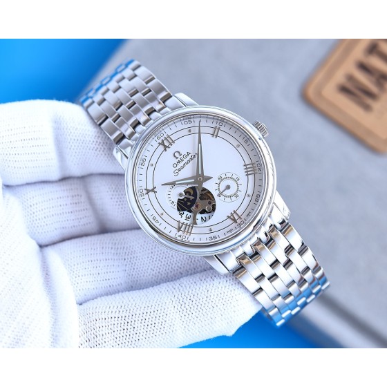 金白同价680 
品牌：欧米茄OMEGA  系列：蝶飞腕表系列 材质：316精钢表壳  蓝宝石镜面