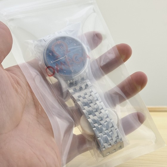 欧米茄碟飞系列一直以来都是我心中的白月光，简约大方，经典永恒～
一个人的品味怎么样，首先观察他佩戴