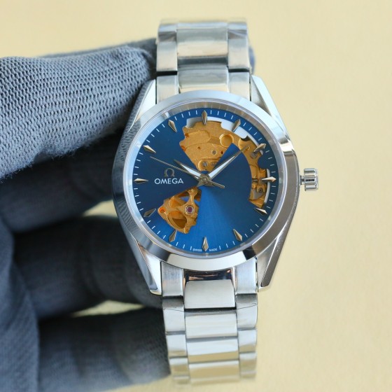 统一620
新款欧米茄，简约而典雅的316L精钢壳套 镶入钨钢材质 搭载最新原装进口82s0机 蓝