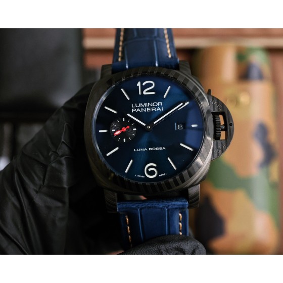 黑壳650
沛纳海 PANERAI 弧型镀膜玻璃 44mm*16mm 迷彩胶表带搭配原装针扣 全自