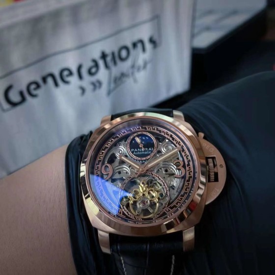 同价700
品牌: 沛纳海(飞轮新品，商务休闲）奢华大气类型：精品男士腕表（新品）表带：真牛皮表带